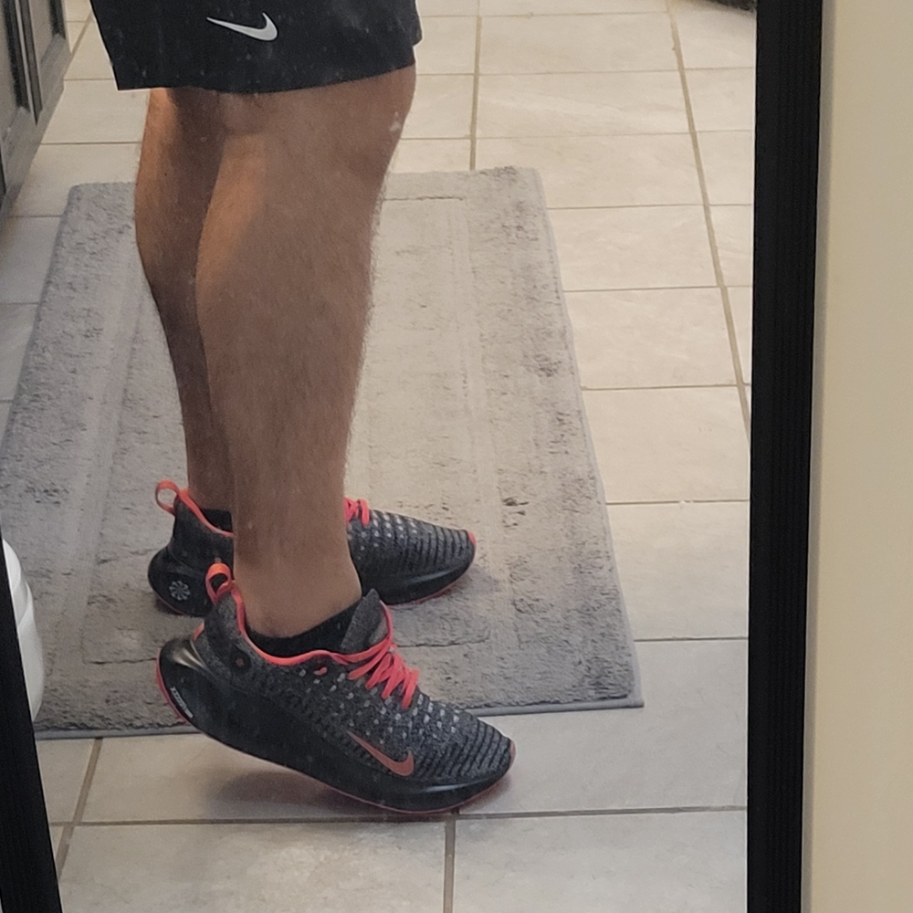 Nike Infinity Run 4 Black/Grey and Red Athletic Shoes